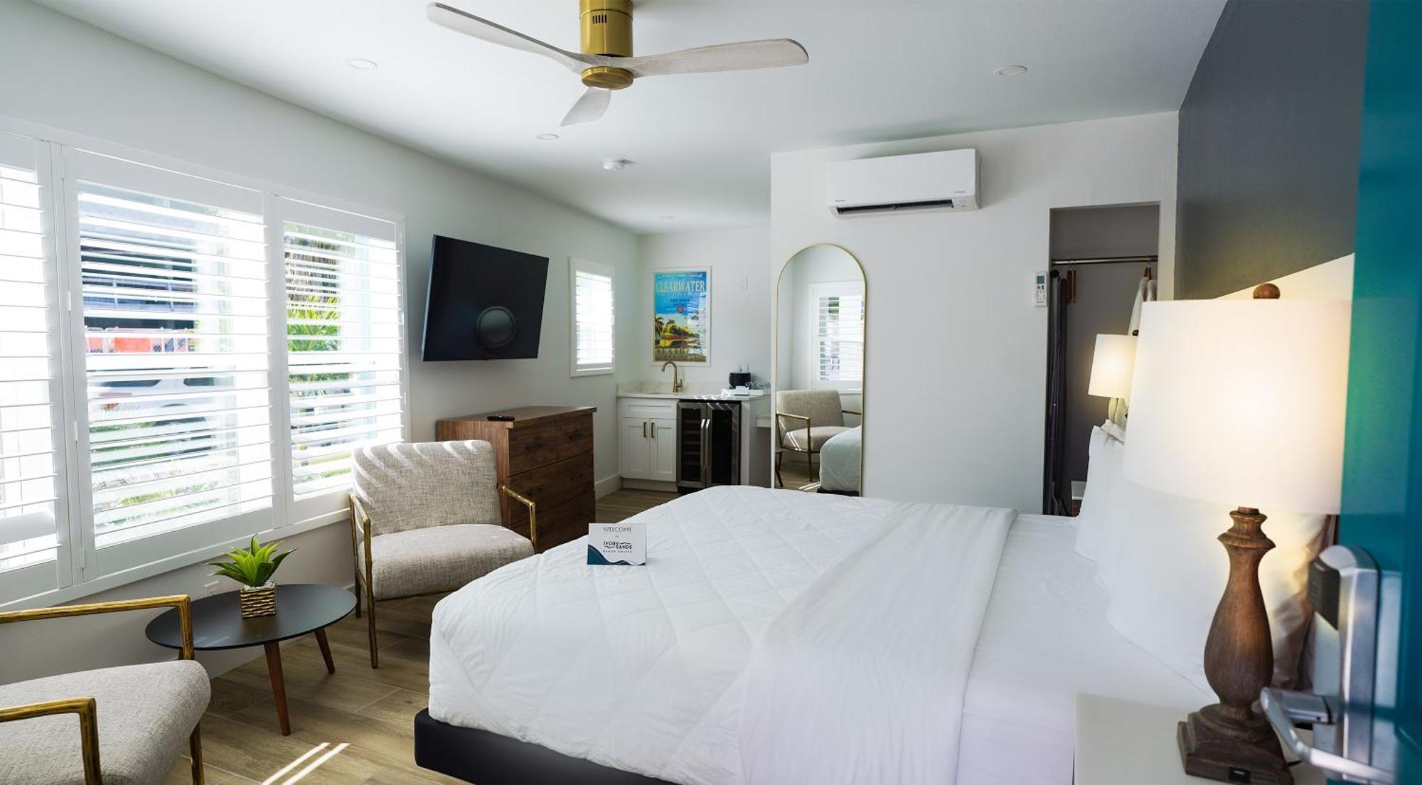 Ivory Sands Beach Suites Клеруотер-Бич Экстерьер фото
